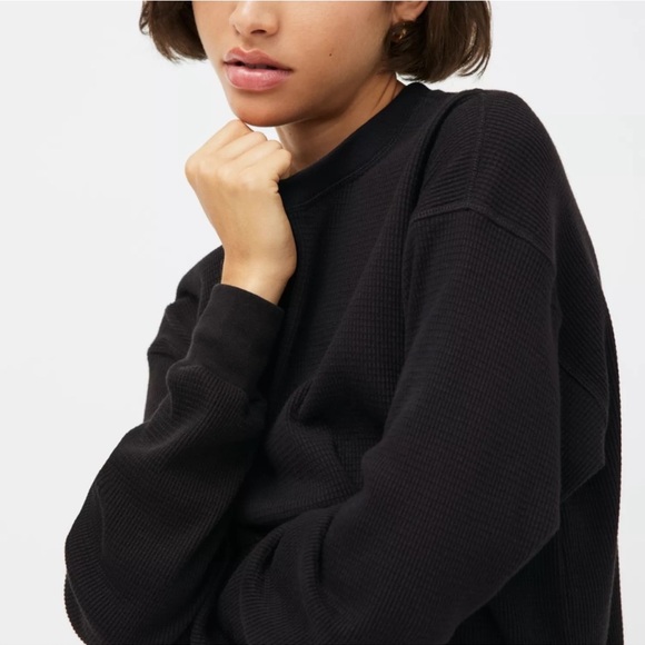 Aritzia TNA Tremont Thermal Longsleeve Shirt - White - Picture 7 of 9